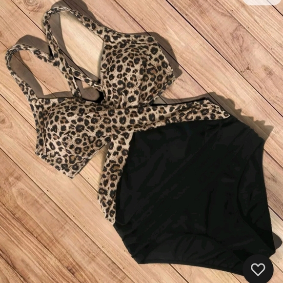 Bathingsuit, bikini, beachwear, swimwear, swimsuit, one piece, suit, beach, pool - Picture 6 of 17